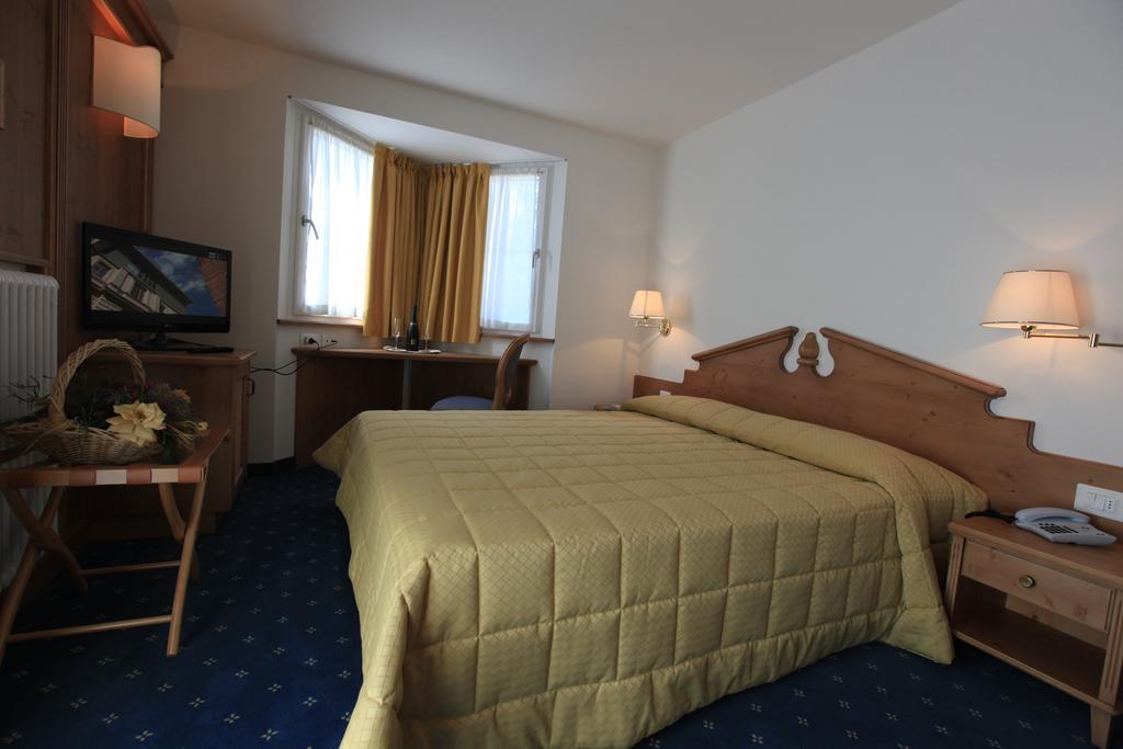Hotel Fanes Suite & Spa موينا الغرفة الصورة